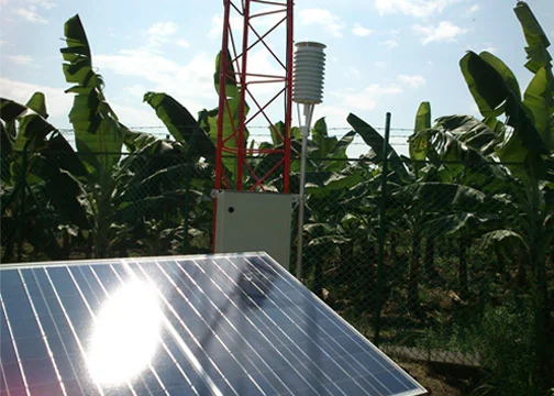 sistema de meteorologia EMAS con panel solar