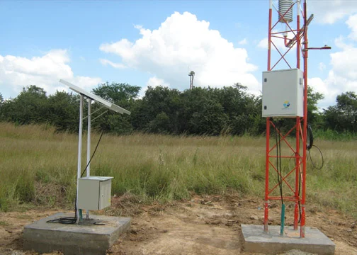 torre con sistema de meteorologia EMAS vista lateral