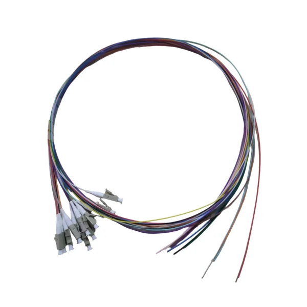 Kit de 12 pigtails LC/UPC multimodo OM4 con recubrimientos de colores y conectores preterminados.